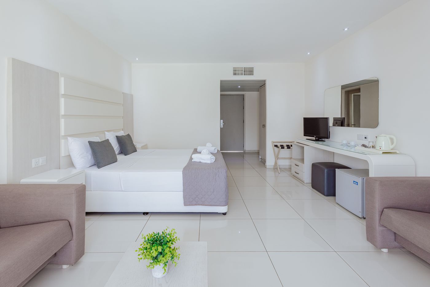 24.12.25 Tasia Maris Oasis