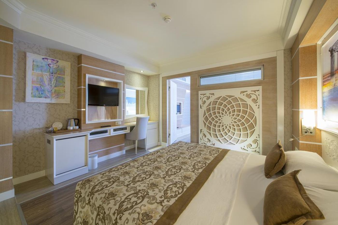 Crystal-Sunset-Luxury-Resort-and-Spa-Room-29