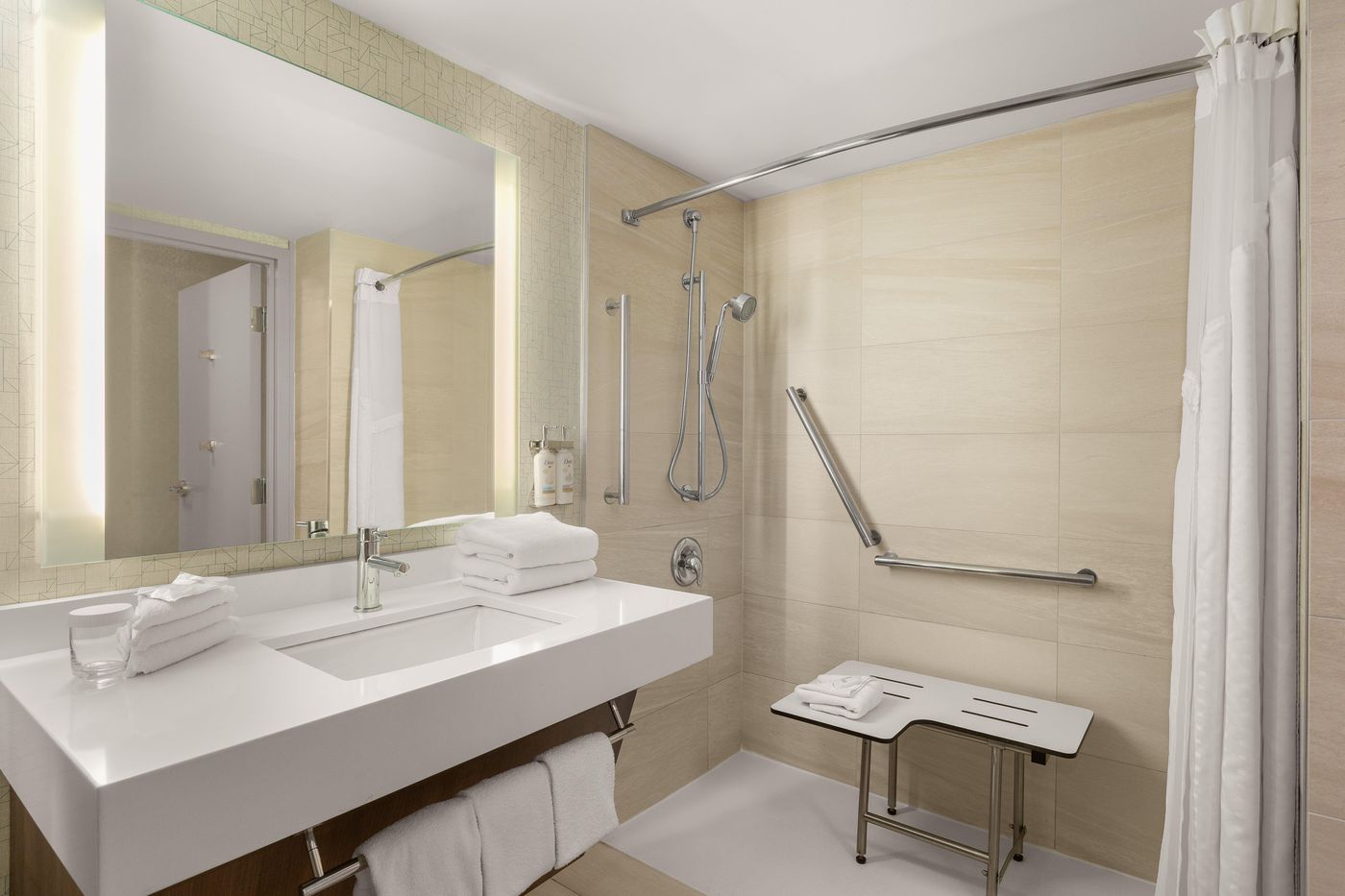 Holiday-Inn-Express-Vancouver-Airport-Richmond-Room-41