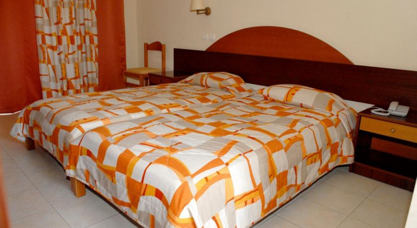 Euroxenia Marathon Hotel