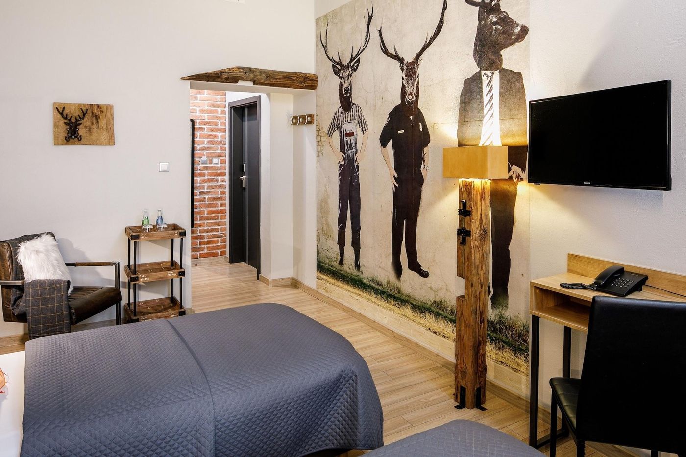 Art---Garden-Residence-Room-47