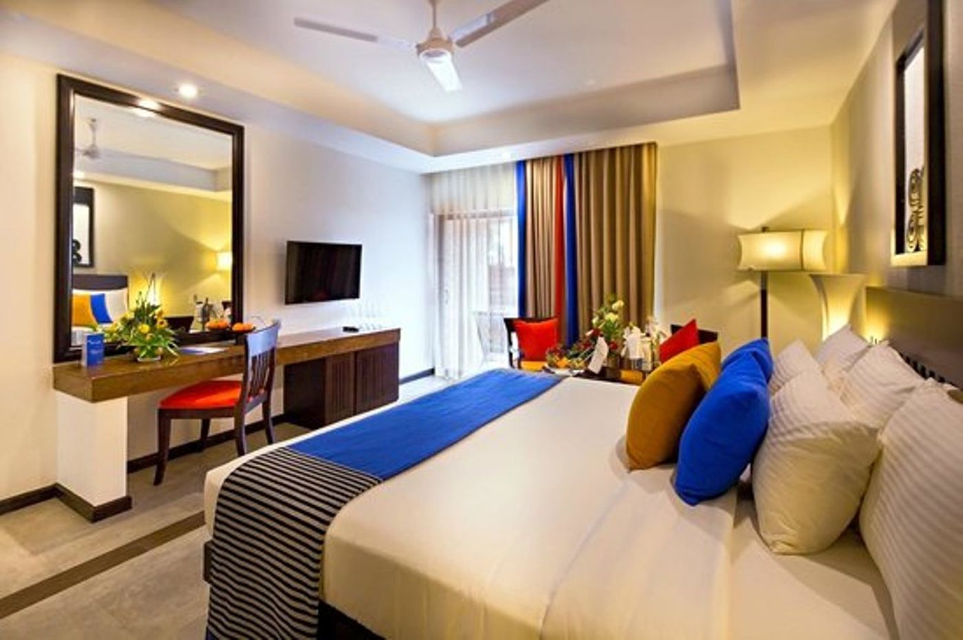 Club-Hotel-Dolphin-Room-13