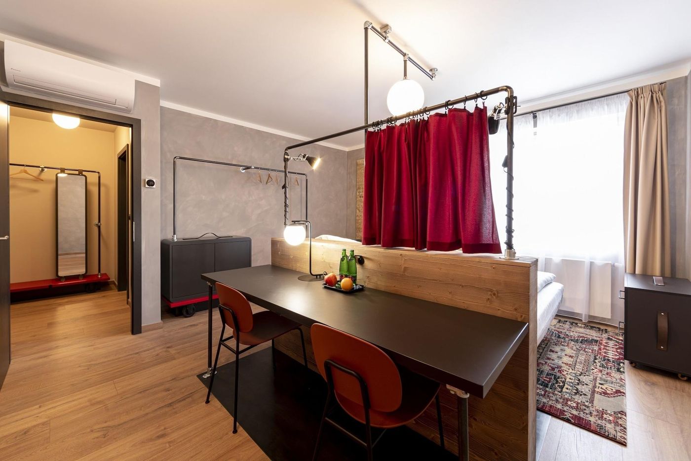 Miss-Sophie-s-Downtown-Room-43