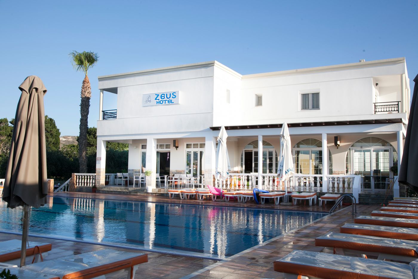 Hotel-Zeus-Pool-2