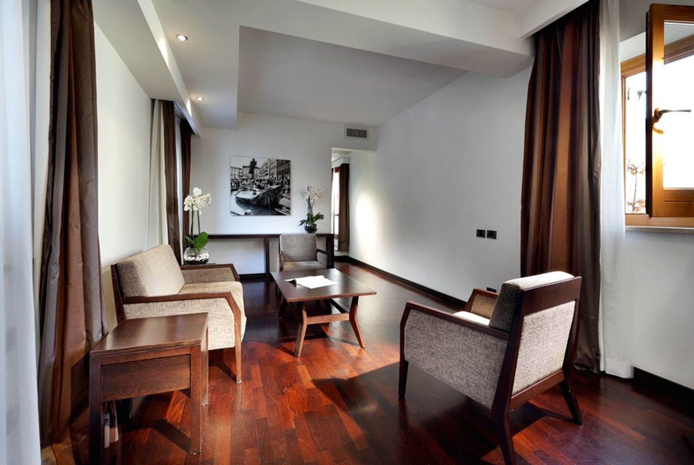 International-Palace-General-view-21