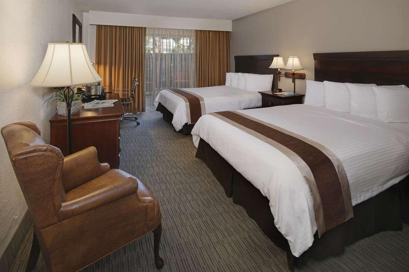 The-Anaheim-Hotel-Room-13