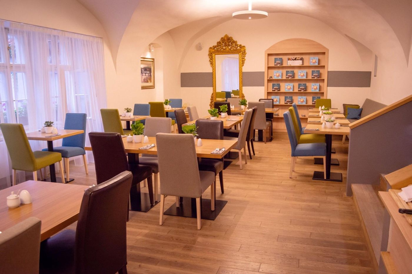 Hotel-Golden-Key-Restaurant-14