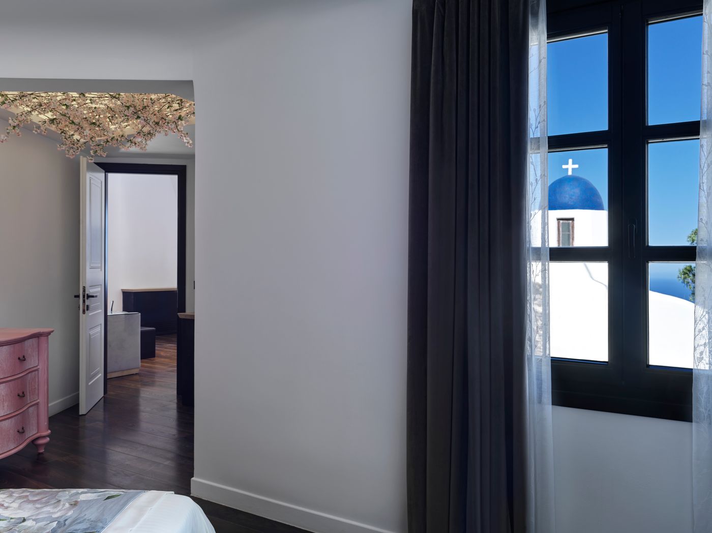 Katikies-Garden-Santorini---The-Leading-Hotels-Room-25