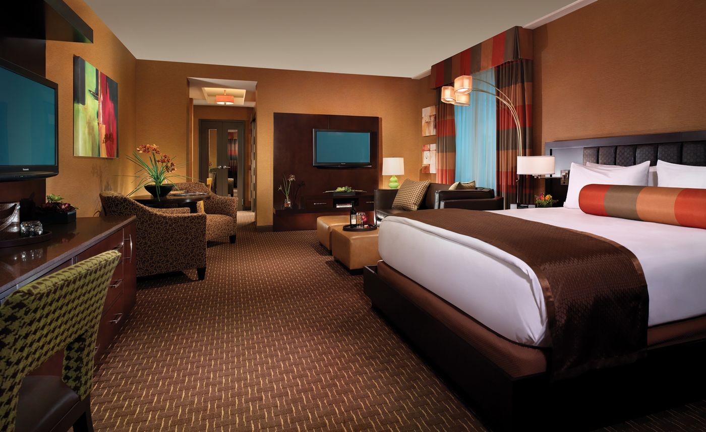 Golden-Nugget-Hotel-Room-9