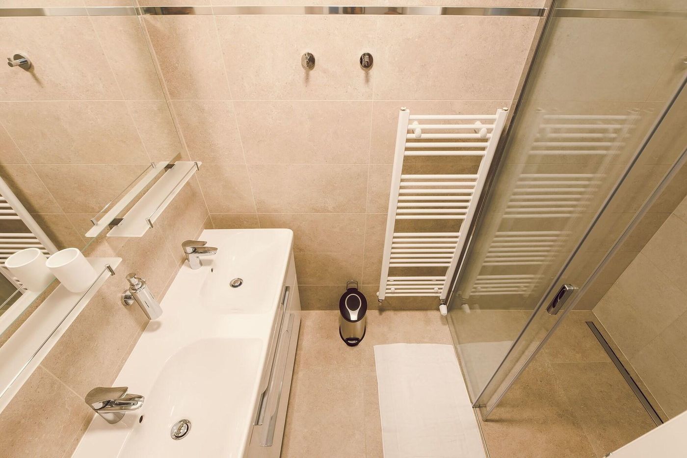 King-s-Residence-Room-14