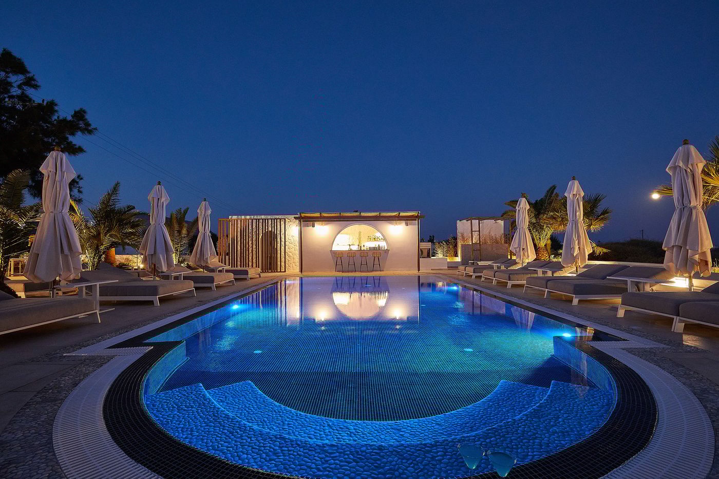 Petri-Suites-Pool-9