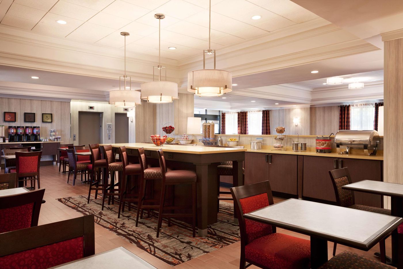 Hampton-Inn-Boston-Cambridge-Restaurant-12