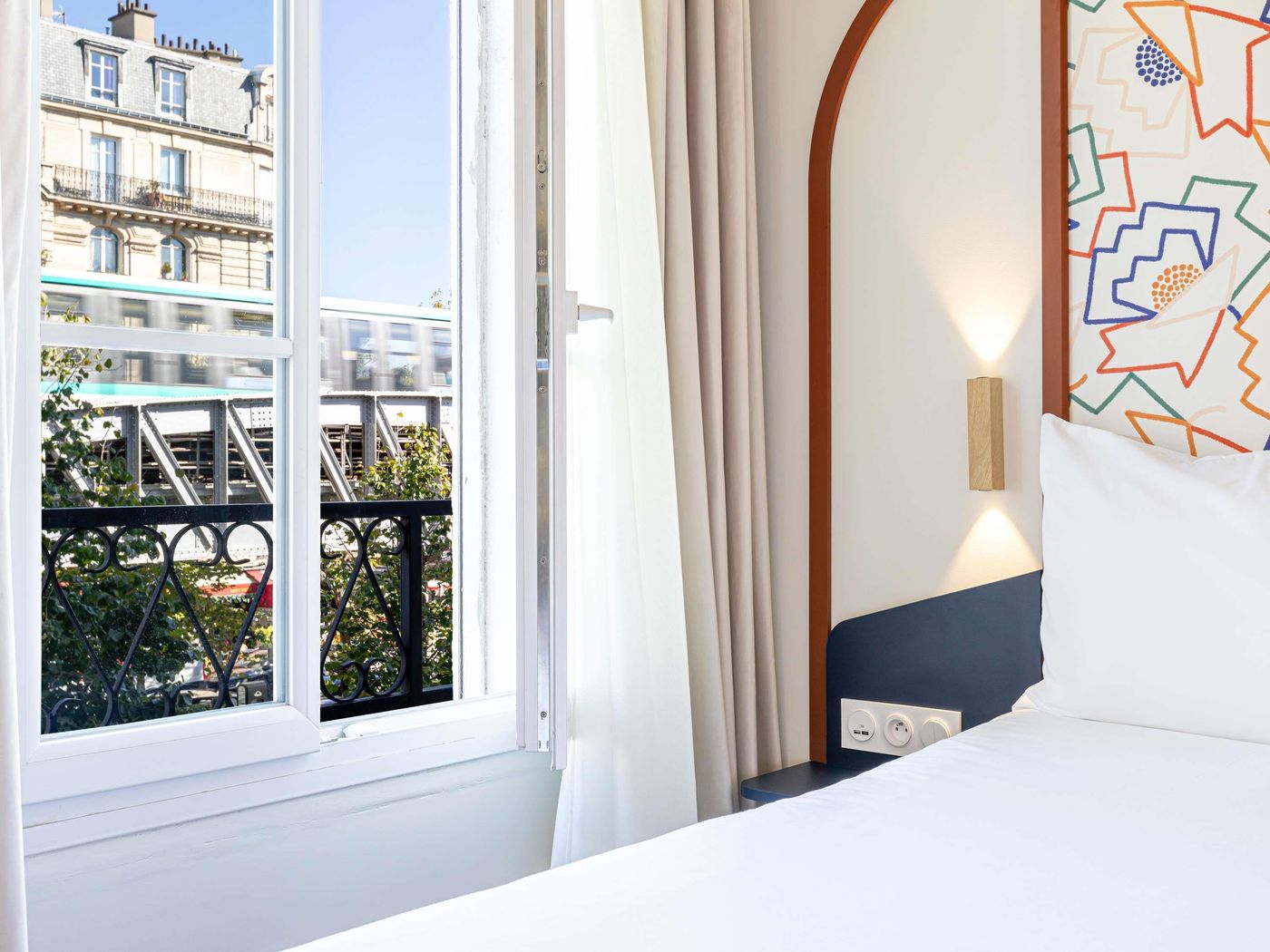 Ibis-Styles-Paris-Cambronne-Room-29