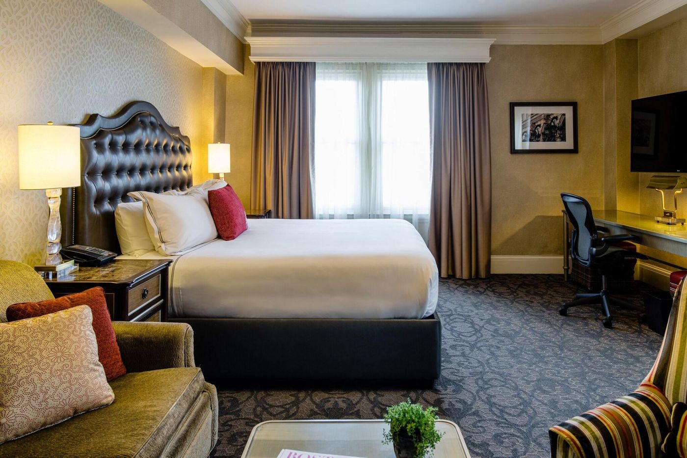 The-Lenox-Hotel-Room-26