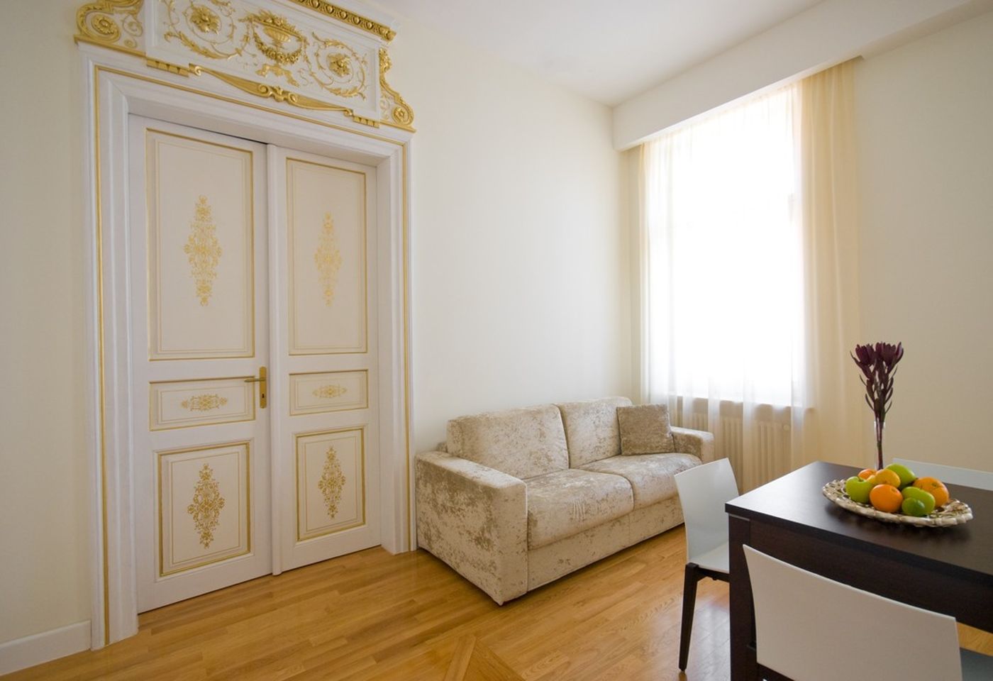 Deminka-Palace-Room-17