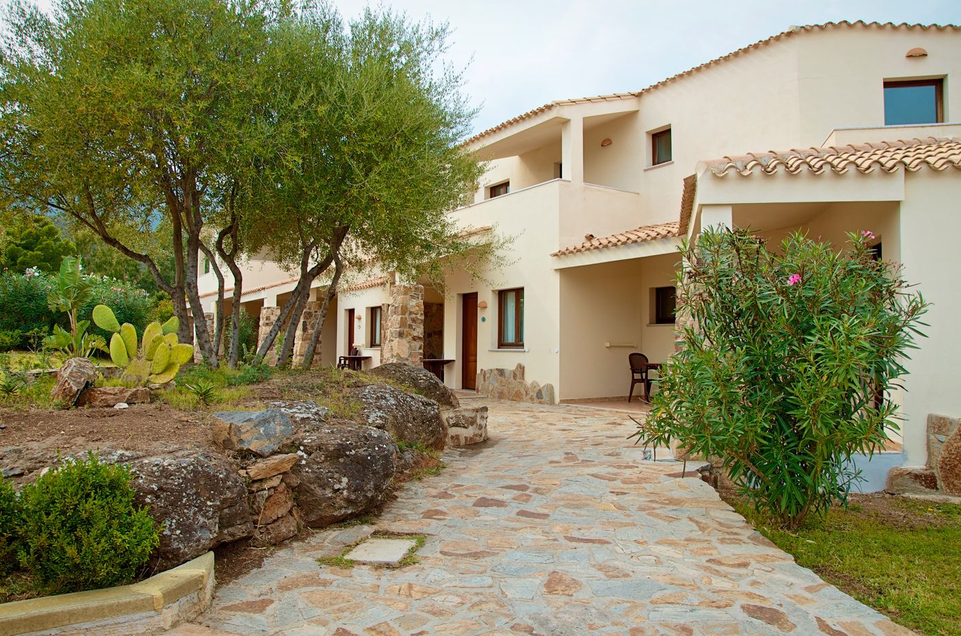 Club-Esse-Cala-Gonone-Beach-Village-General-view-17