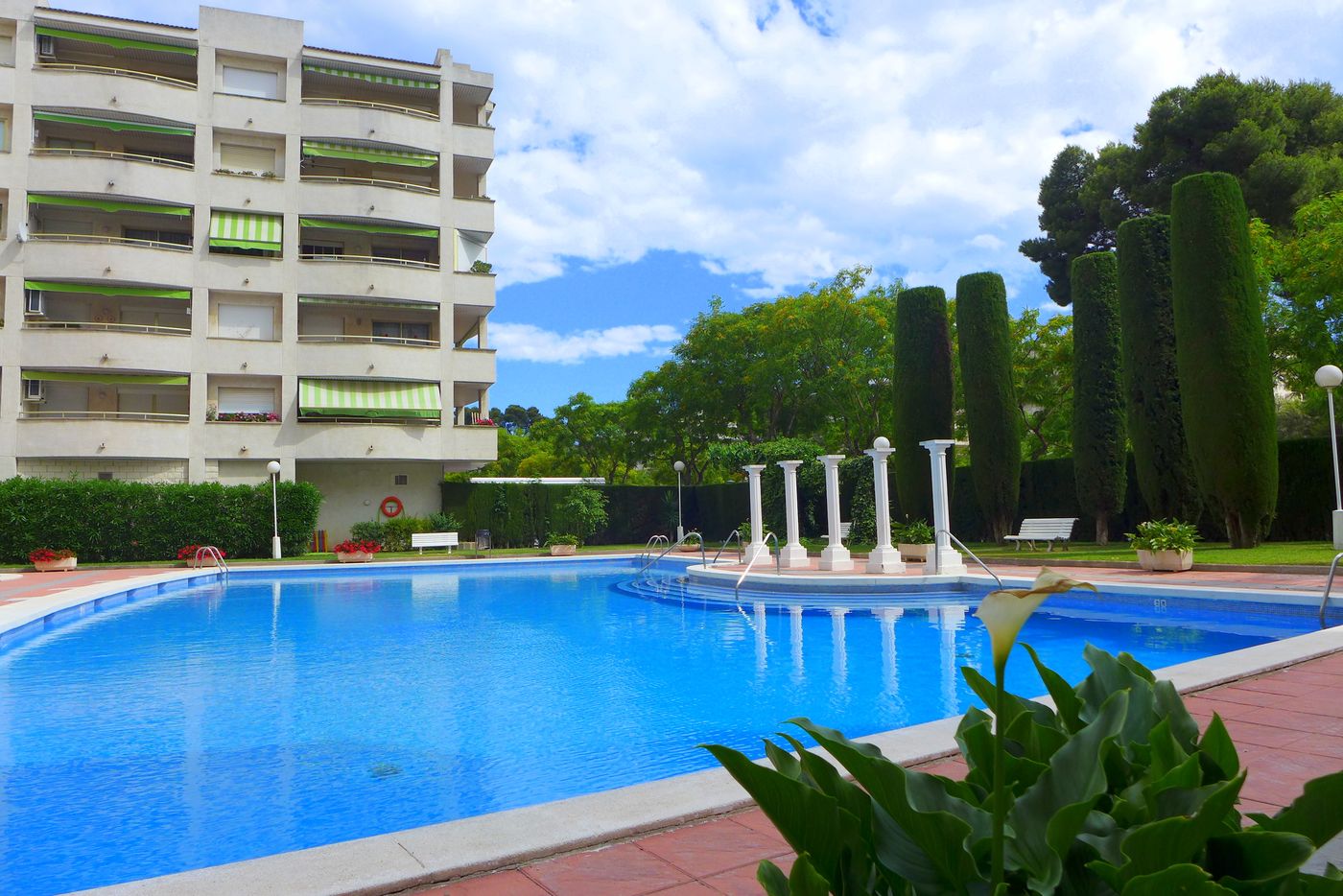 Decathlon-Pentathlon-Marathon-Pool-1