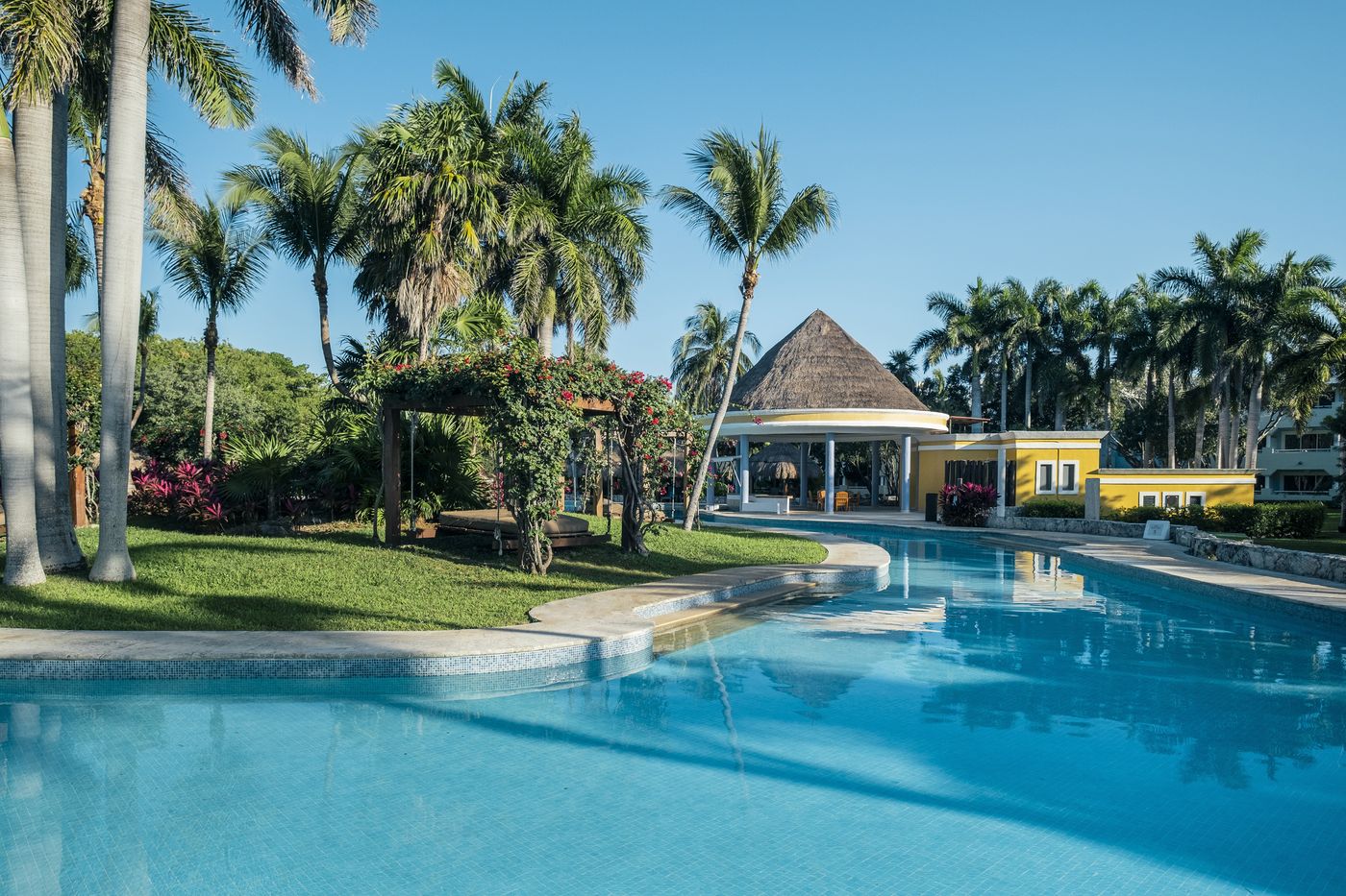 Iberostar-Paraiso-del-Mar-All-Inclusive-Pool-13