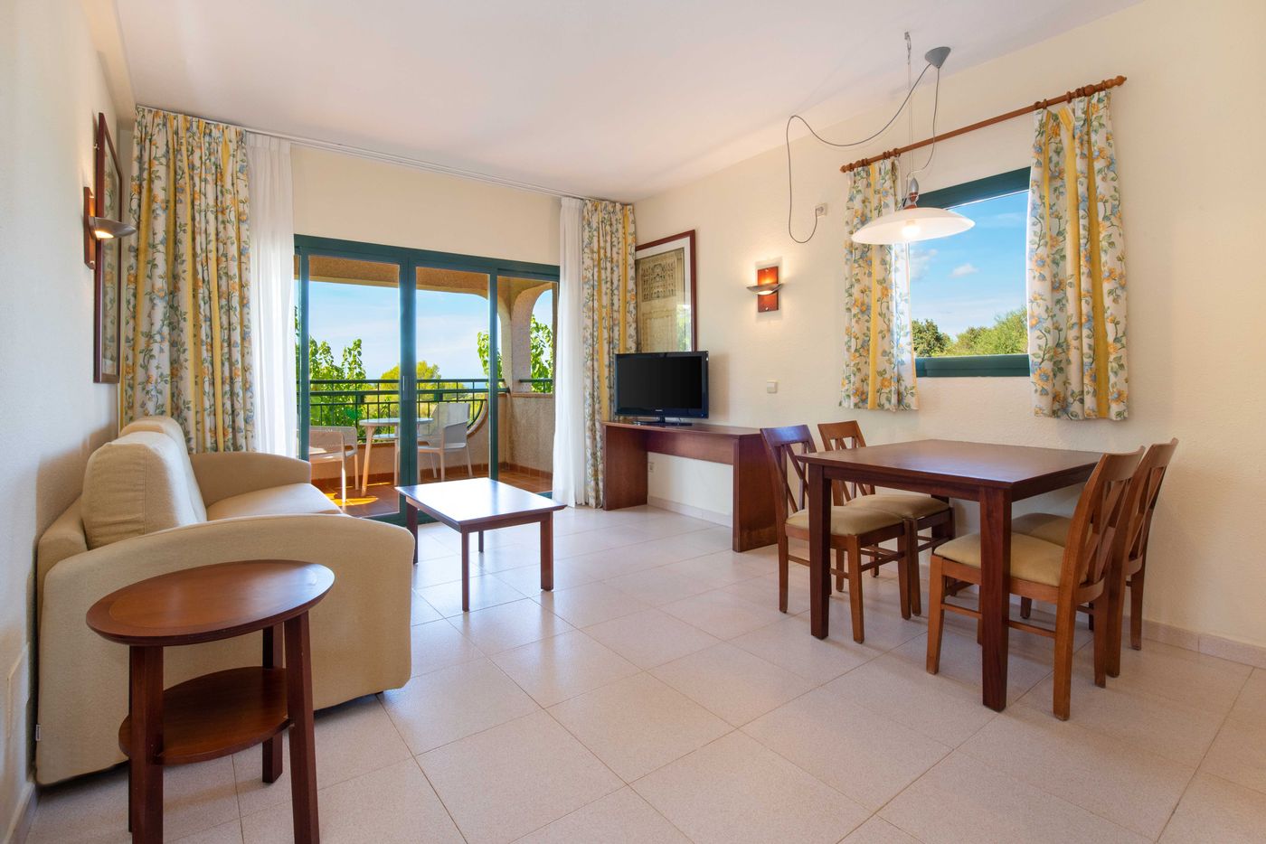 Valentin-Son-Bou-Room-39