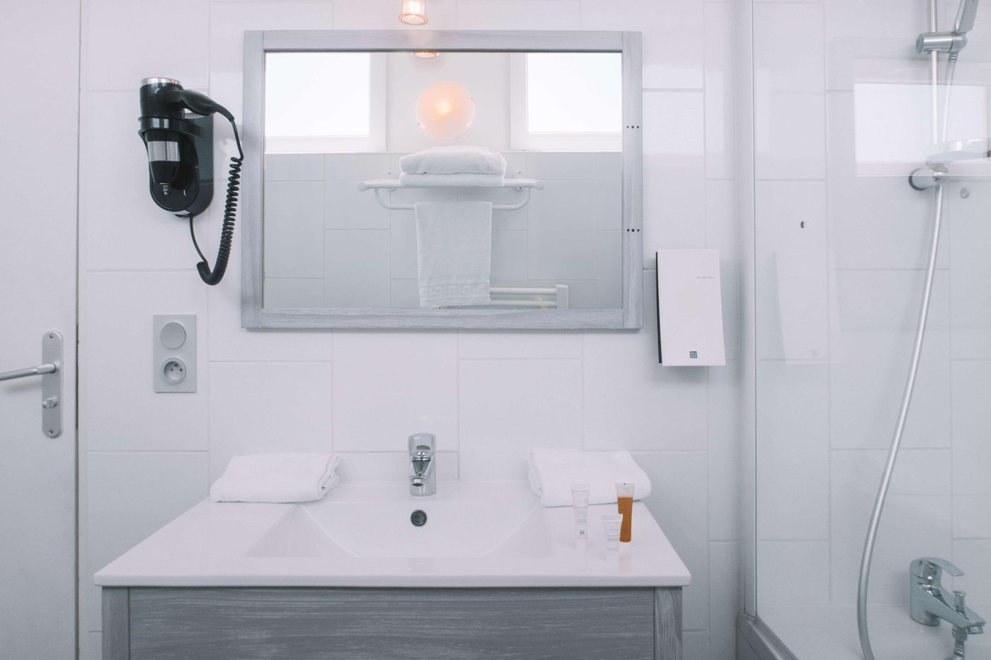 Best Western Hotel des Thermes - France - Balaruc-Les-Bains - Room - 5