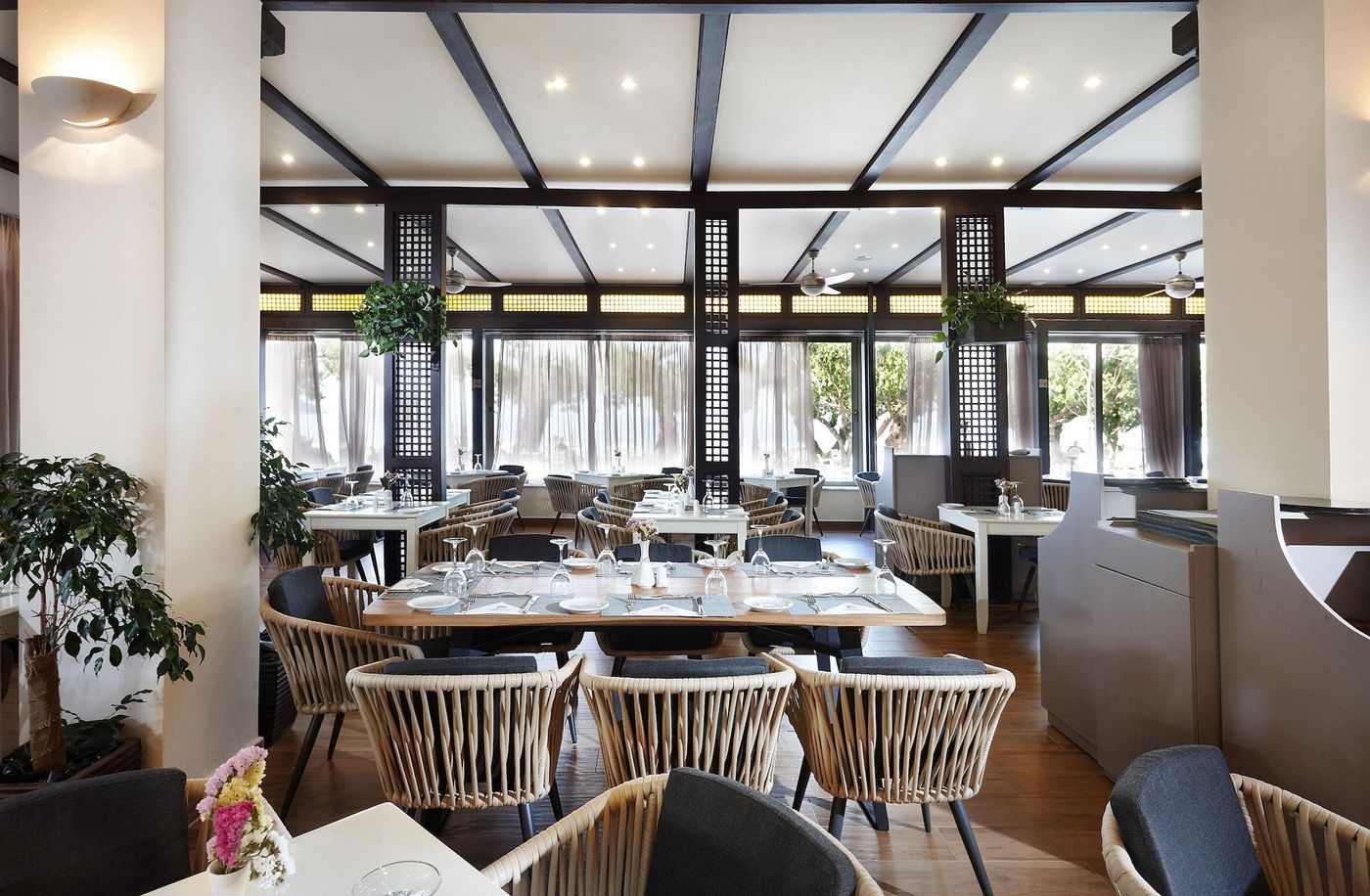 Santa-Marina-Beach-hotel-Restaurant-59