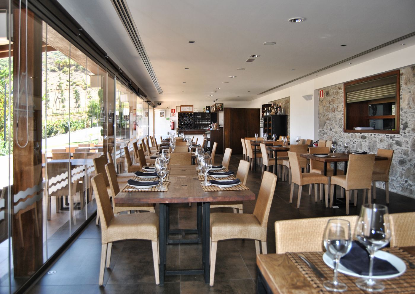 Hotel-Rural-El-Mondalon-Restaurant-45