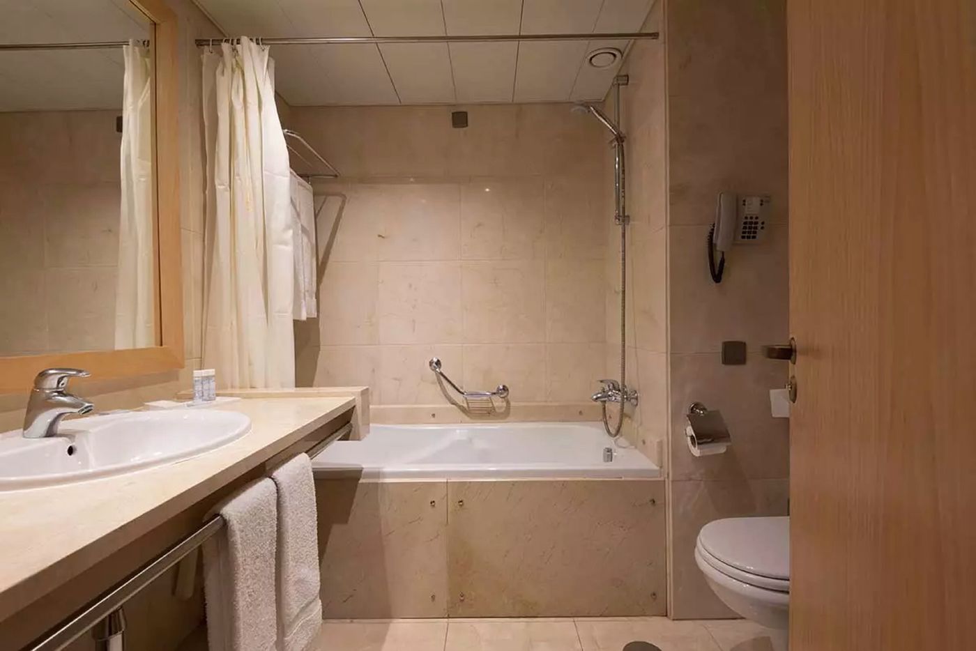 Real-Palacio-Room-28