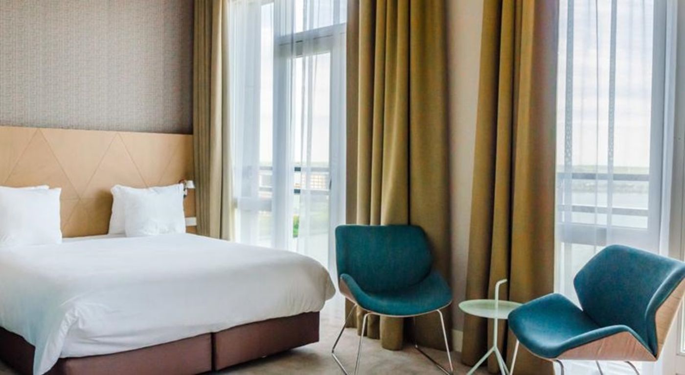 Amadi-Panorama-Hotel-Room-18