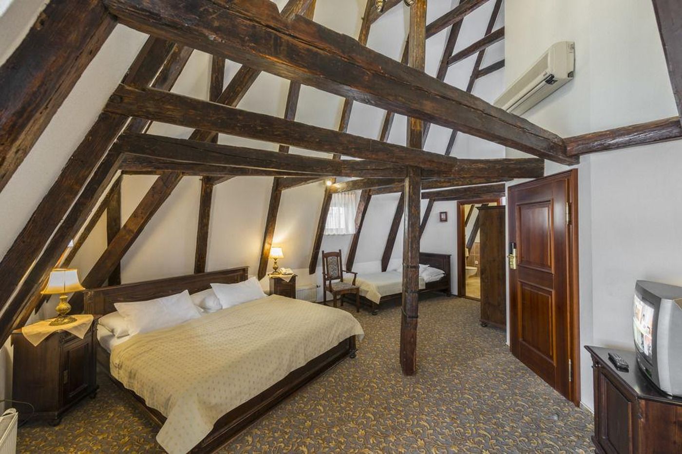 Cerny Slon-Czech Republic-PRAGUE-General view-7