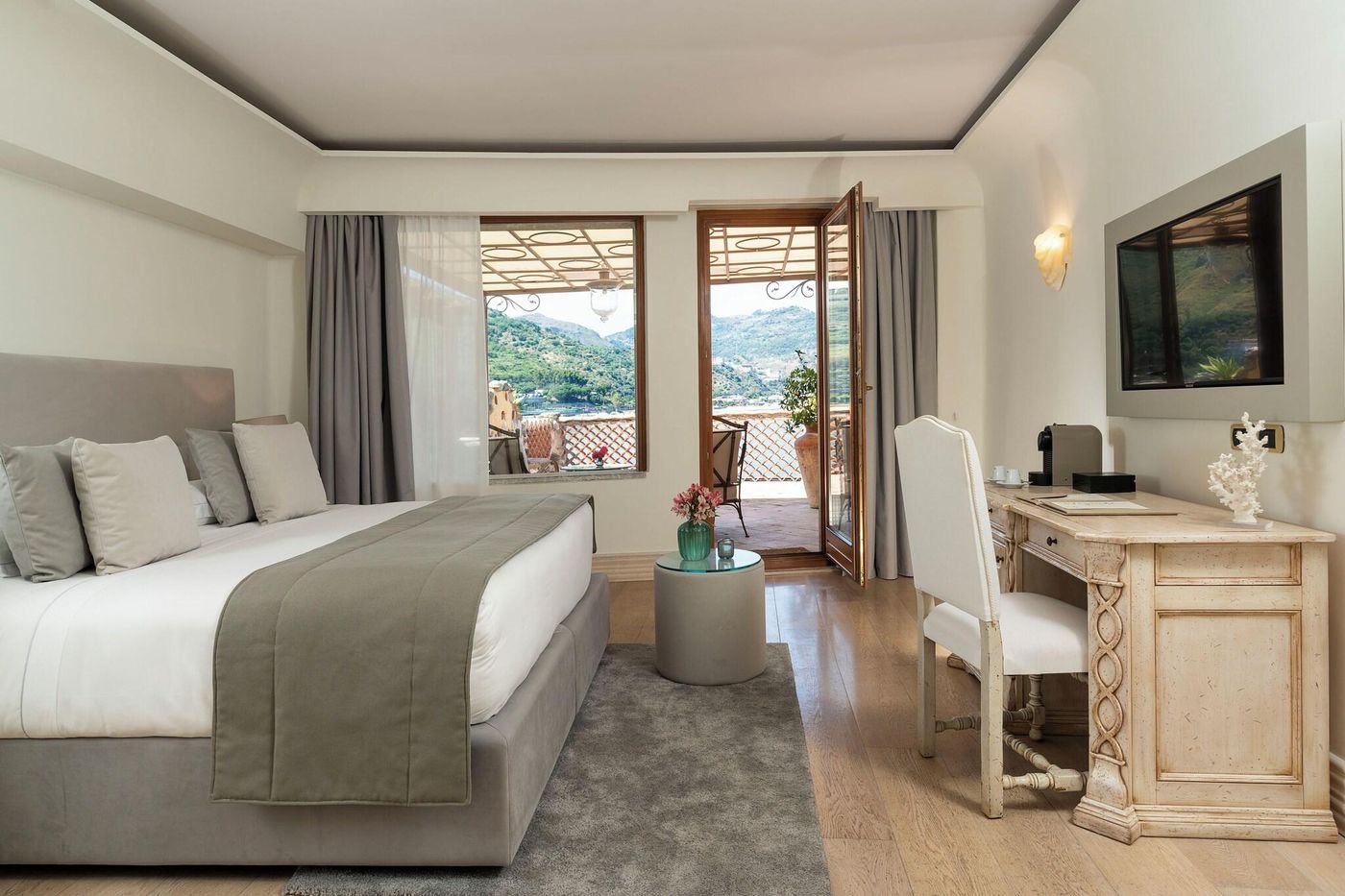 Grand-Hotel-Atlantis-Bay-Room-12