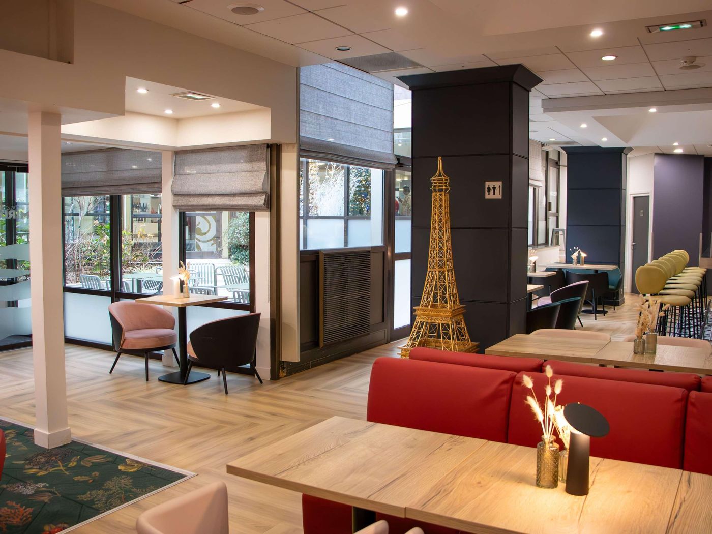 Mercure-Paris-Tour-Eiffel-Suffren-Bar-10