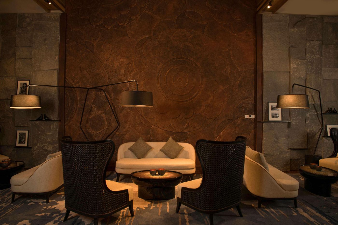 DoubleTree-by-Hilton-Weerawila-Rajawarna-Resort-Bar-59