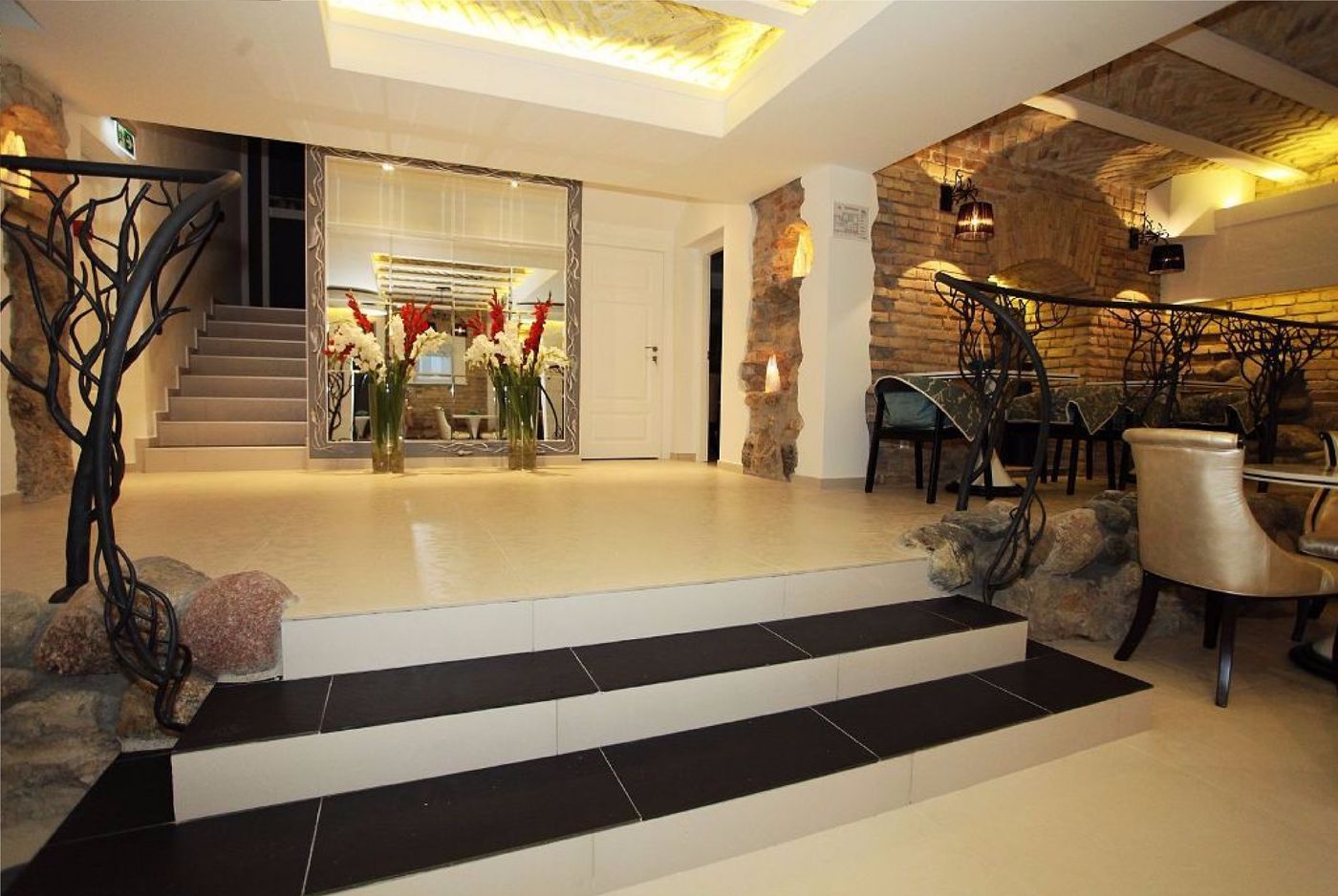 Art Hotel Moon Garden-Lithuania-Vilnius-Restaurant-6