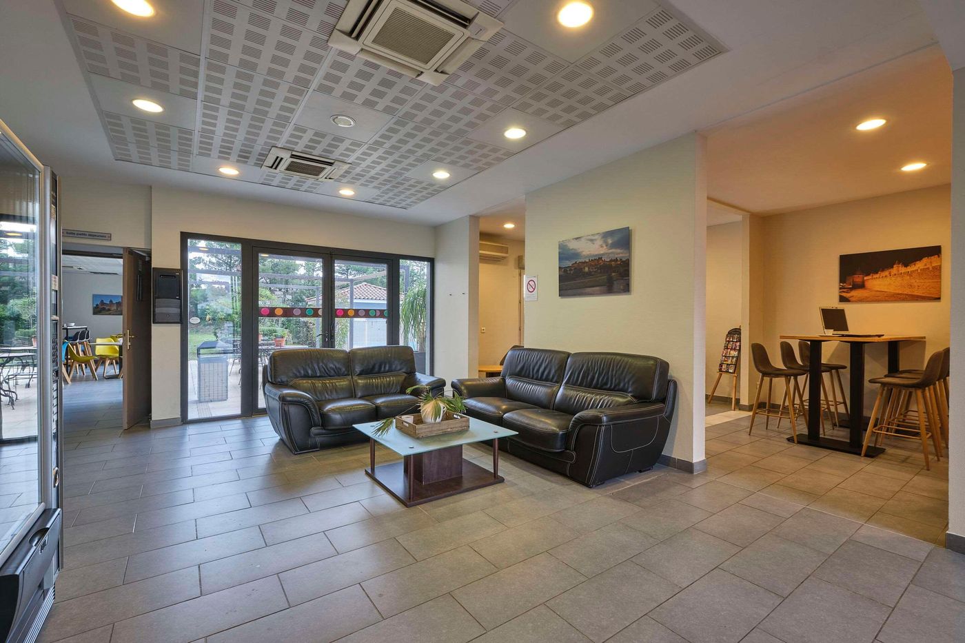 Comfort Aparthotel Carcassonne-France-Carcassonne-Lobby-9