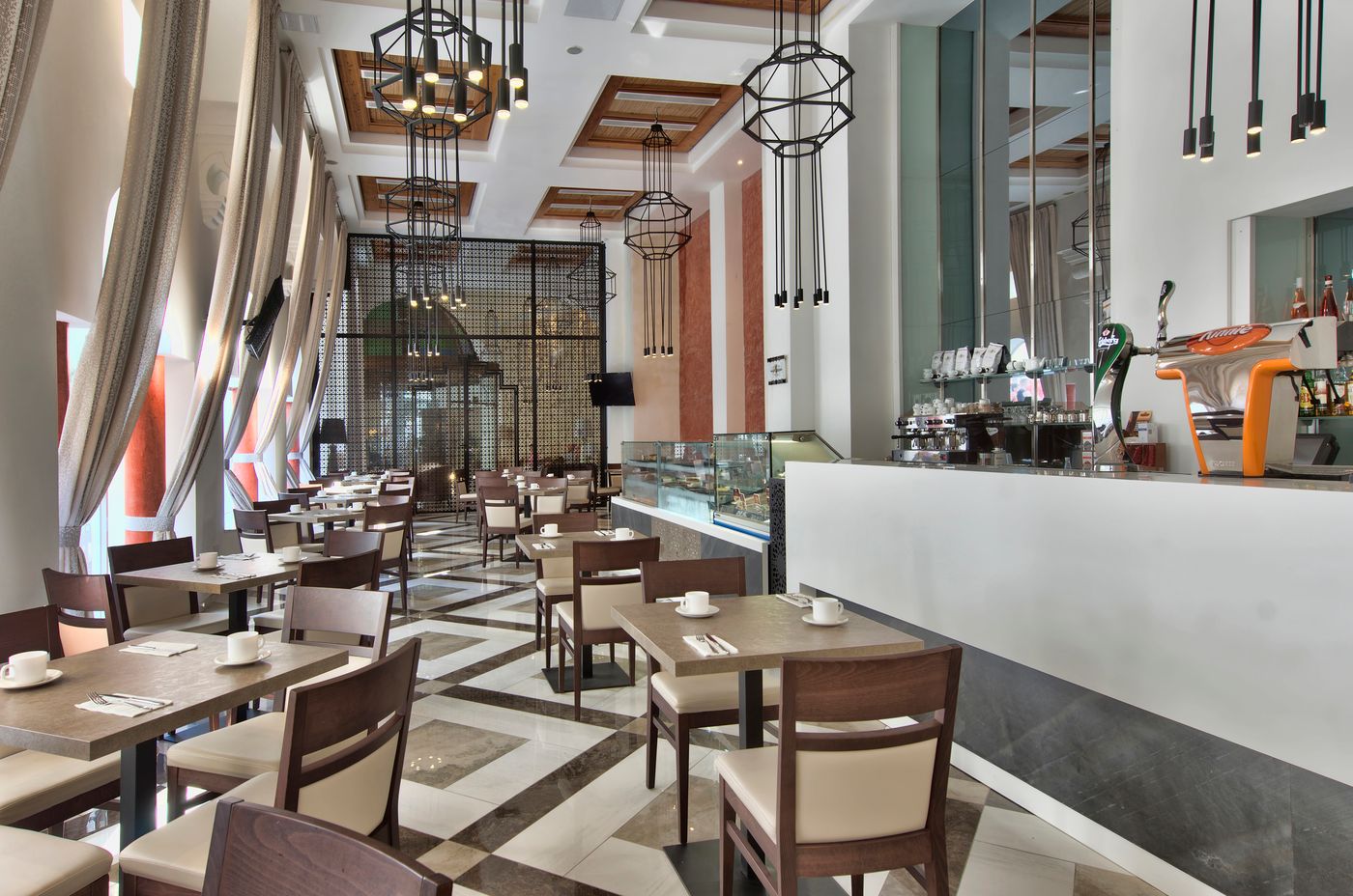 db-San-Antonio-Hotel---Spa-Bar-31