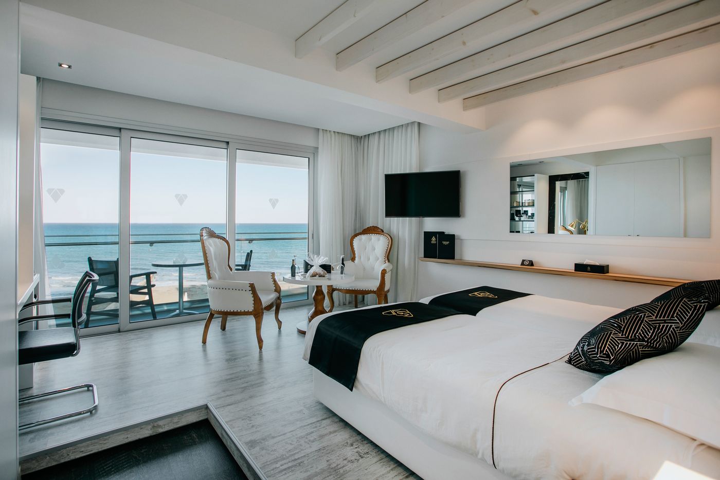 The-Ciao-Stelio-Deluxe-Hotel-Room-10