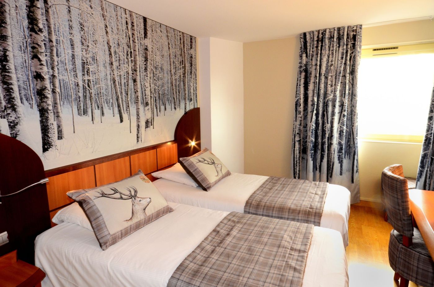 Green-Hotels-Confort-Paris-13-Room-3