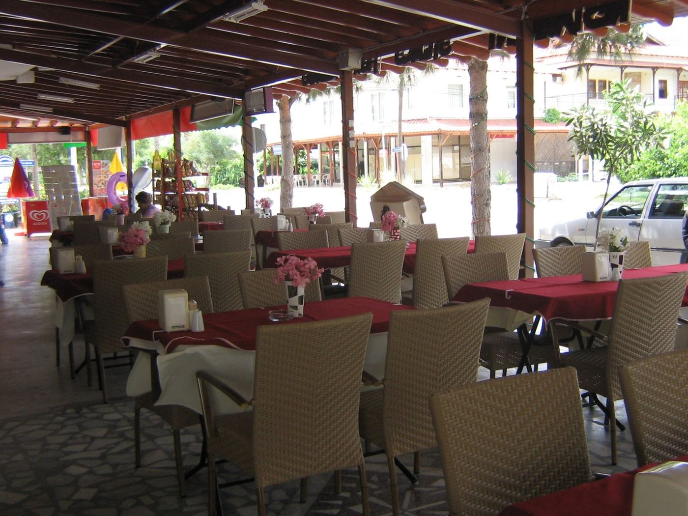 Arya-Otel-Terrace-28