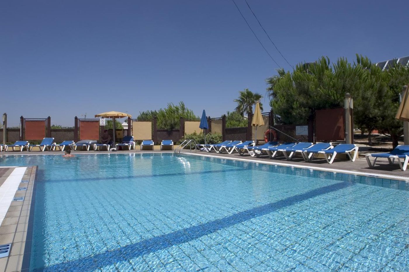 Senator Hotel Apartments