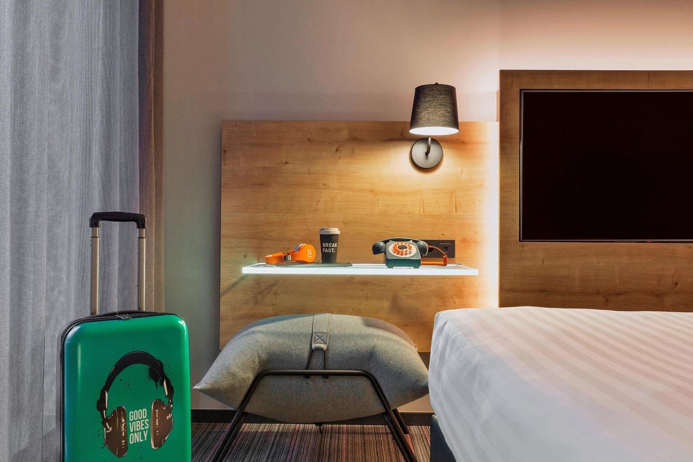 Moxy-Warsaw-Praga-Room-24