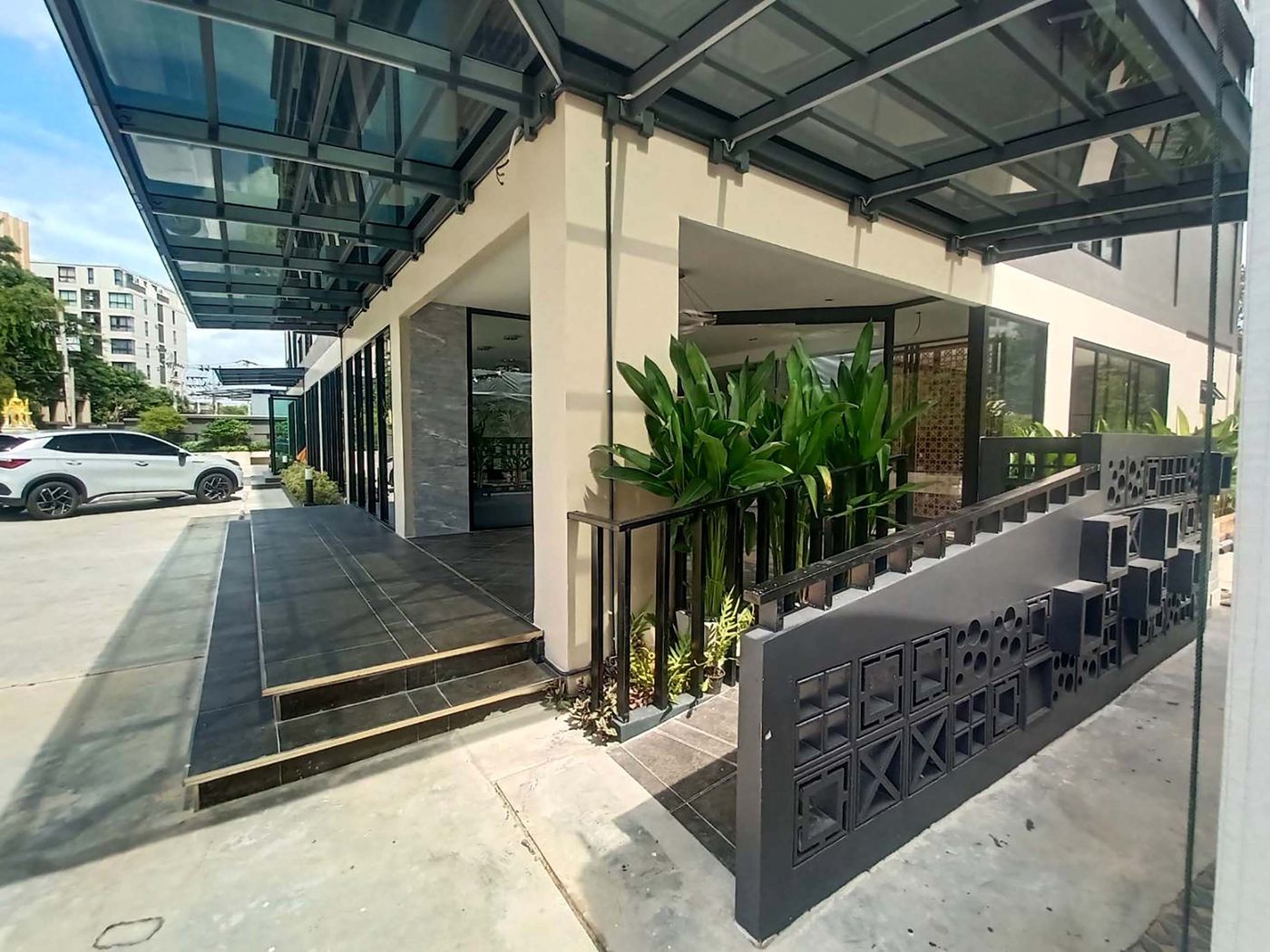 The-9-Residence-Hotel-Lobby-1