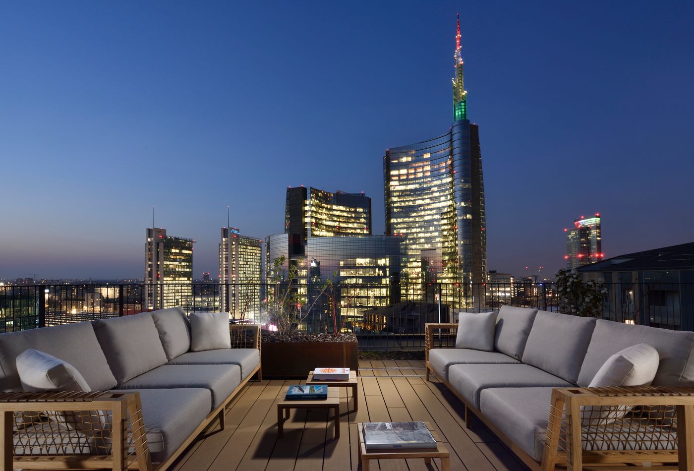 Milano-Verticale---Una-Esperienze-General-view-39