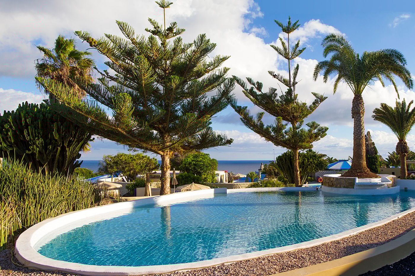 Risco-del-Gato-Suites-LIVVO-Senses-Collection-Pool-10