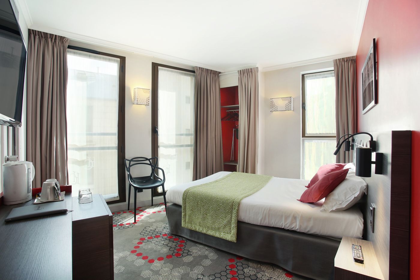 Hotel-Eiffel-Capitol-Room-14