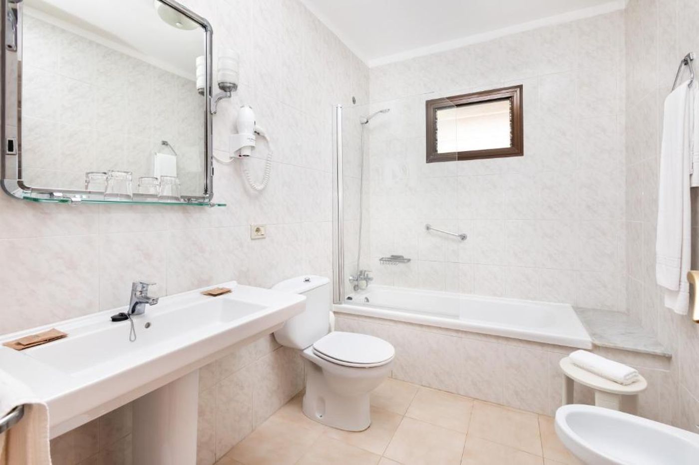 Don-Manolito-Room-19