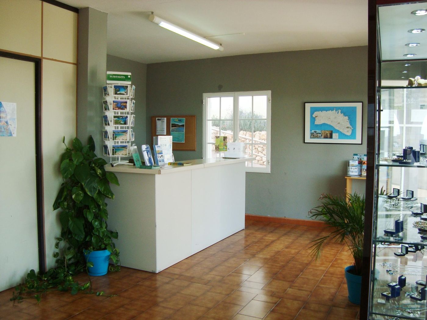 Castell-Sol-Lobby-27