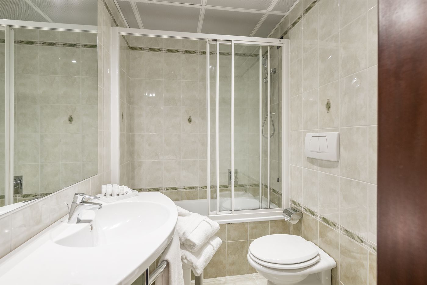 Hotel-Montecarlo-Room-49