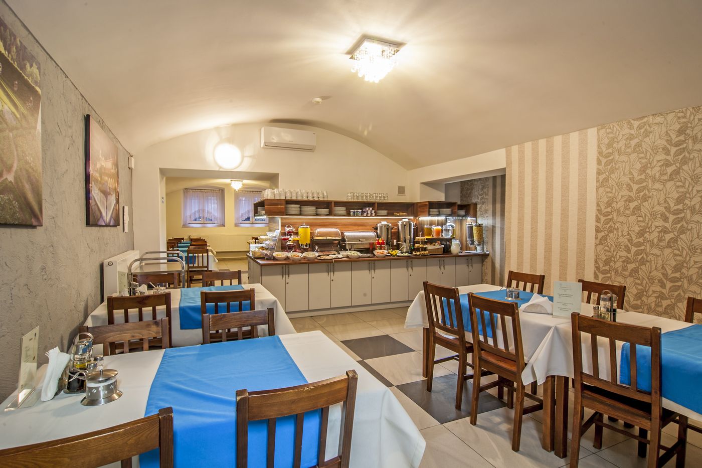 Metropolitan-Apartments-Restaurant-32