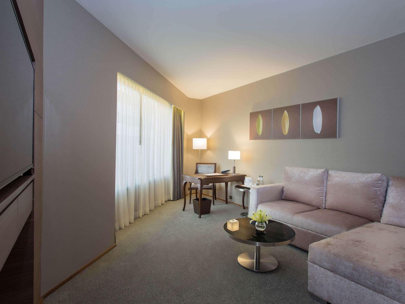 Swissotel-Bangkok-Ratchada-Room-28