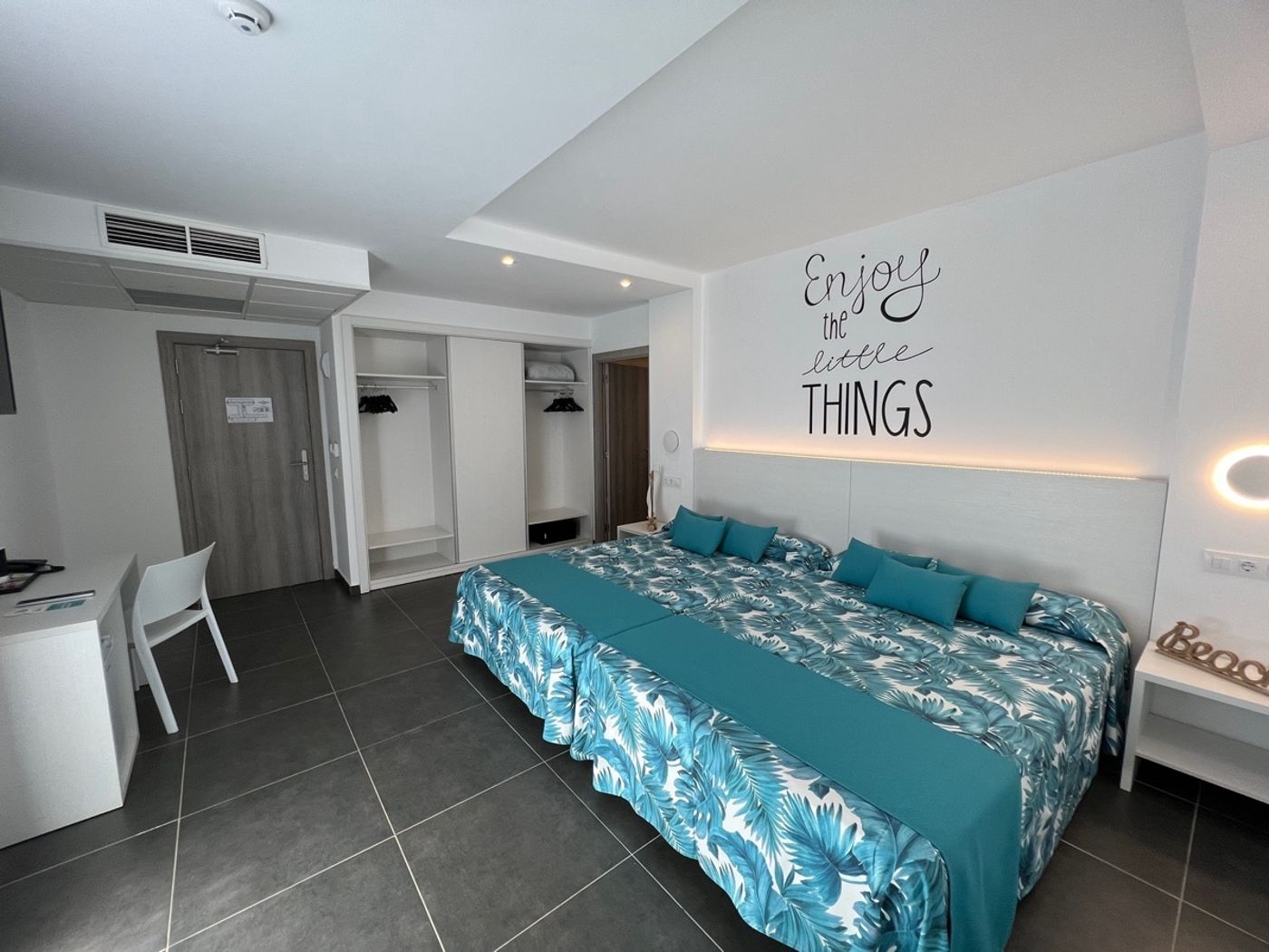 Sorra Daurada - Quadruple Room with Sea View and Balcony or Terrace
